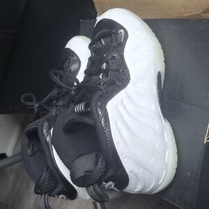 Nike little posite sneakers, size 3
